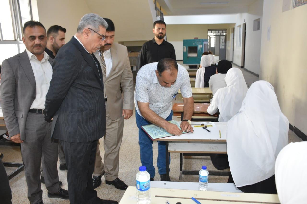 عميد الكلية التربوية المفتوحة يتفقد عدداً من المراكز الامتحانية للدراسة الإعدادية في داقوق