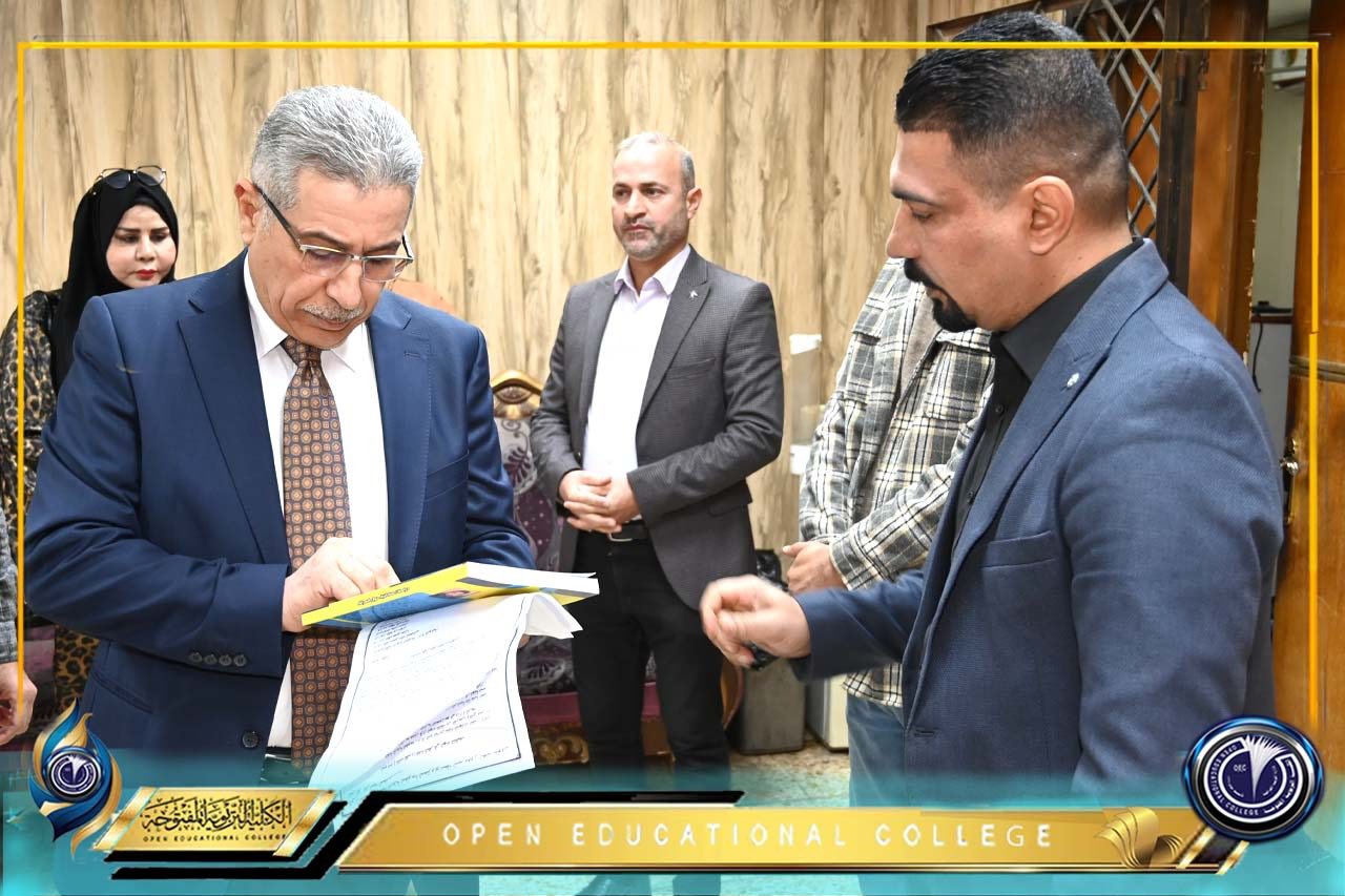 العميد يتفقد الأقسام الإدارية ويستمع لشكاوى المواطنين في عمادة الكلية